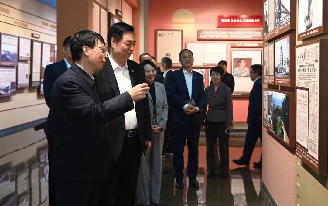 保利集團(tuán)與人民日?qǐng)?bào)社簽署戰(zhàn)略合作協(xié)議